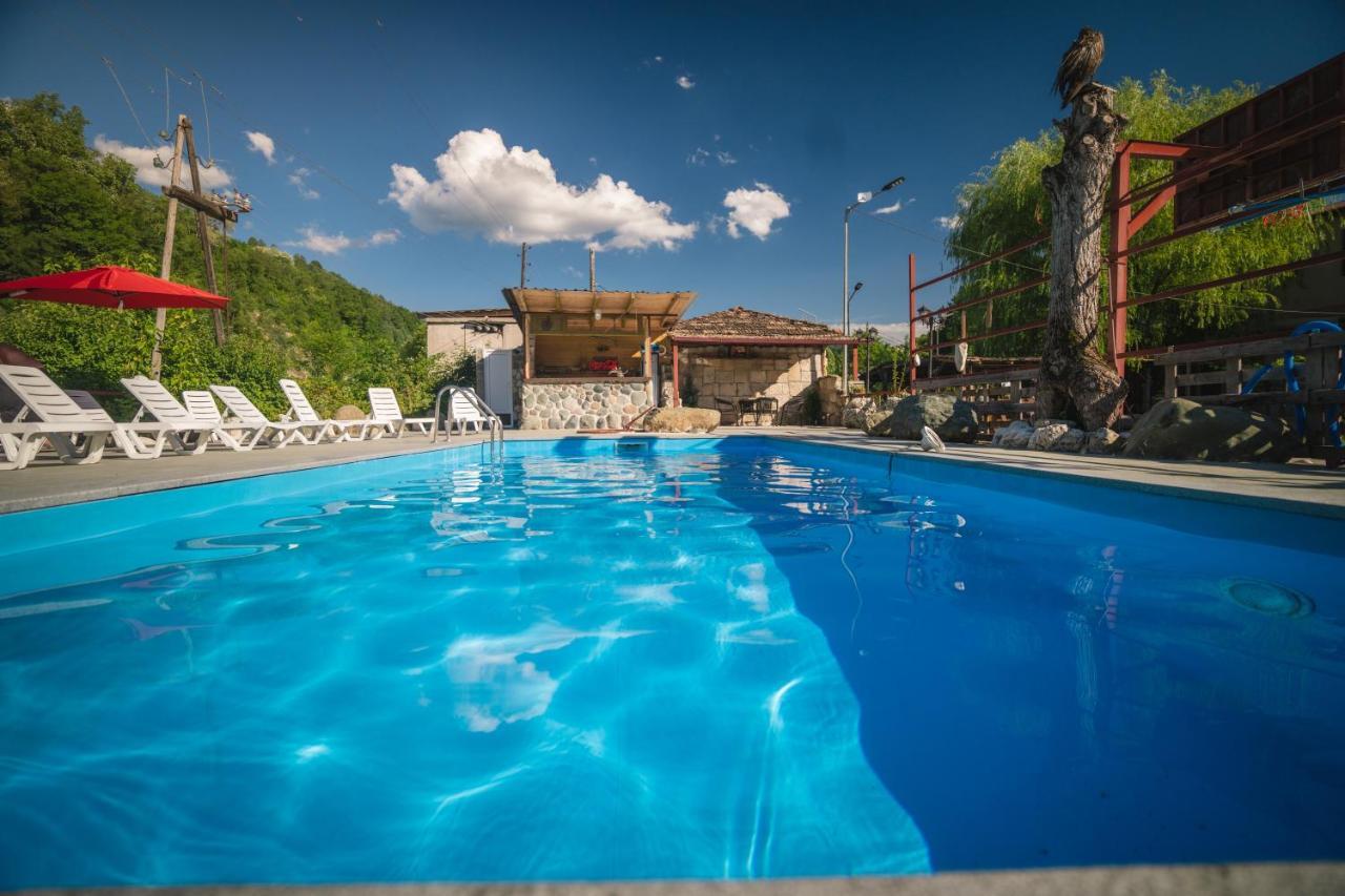 Hotel Metekhara Ambrolauri Zewnętrze zdjęcie