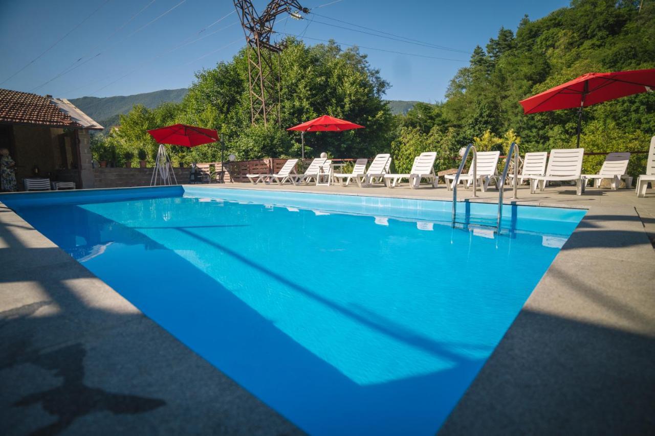 Hotel Metekhara Ambrolauri Zewnętrze zdjęcie