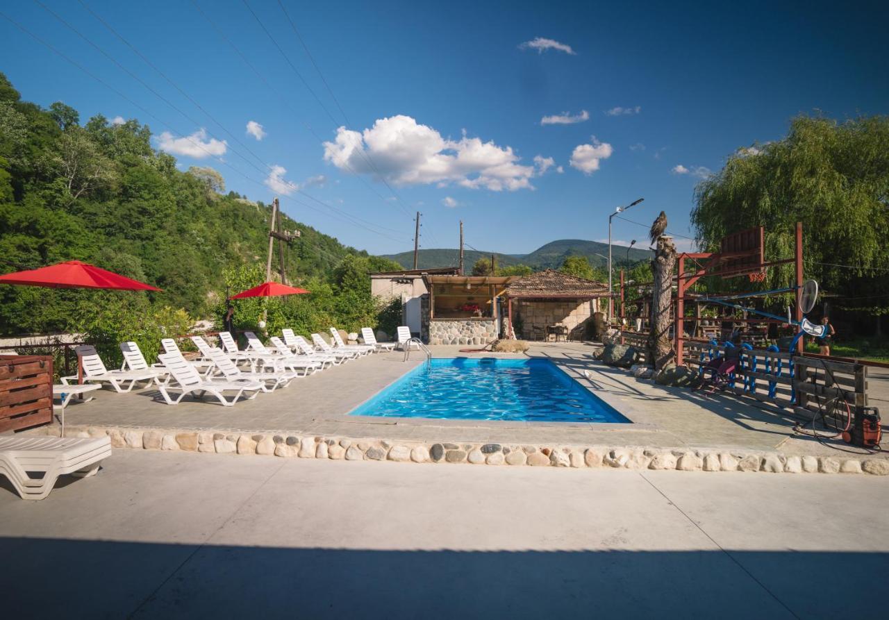 Hotel Metekhara Ambrolauri Zewnętrze zdjęcie