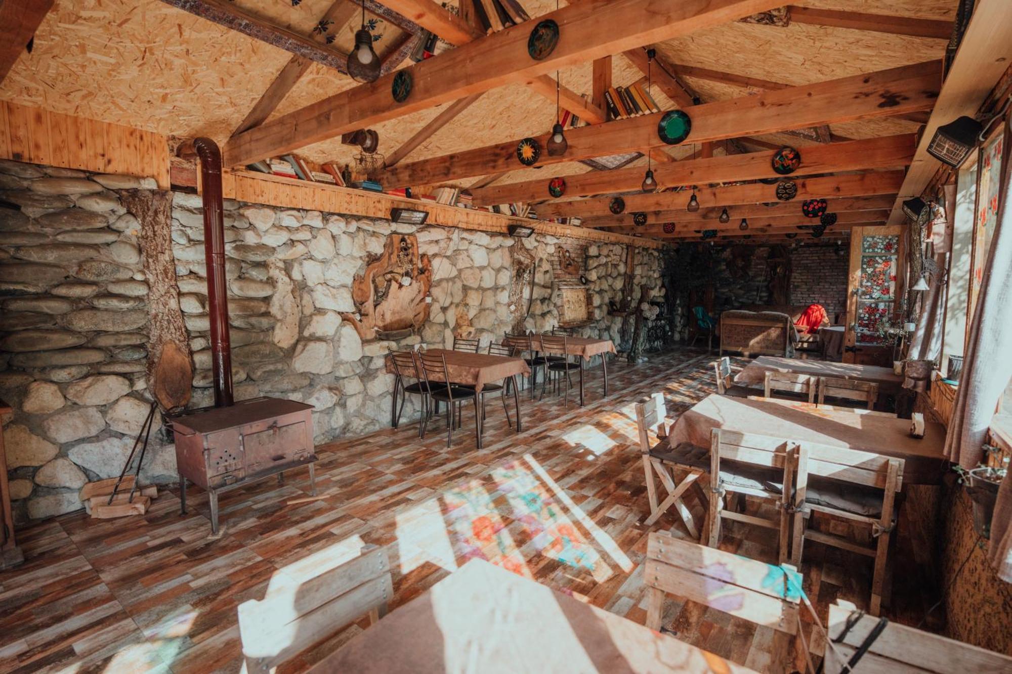 Hotel Metekhara Ambrolauri Zewnętrze zdjęcie