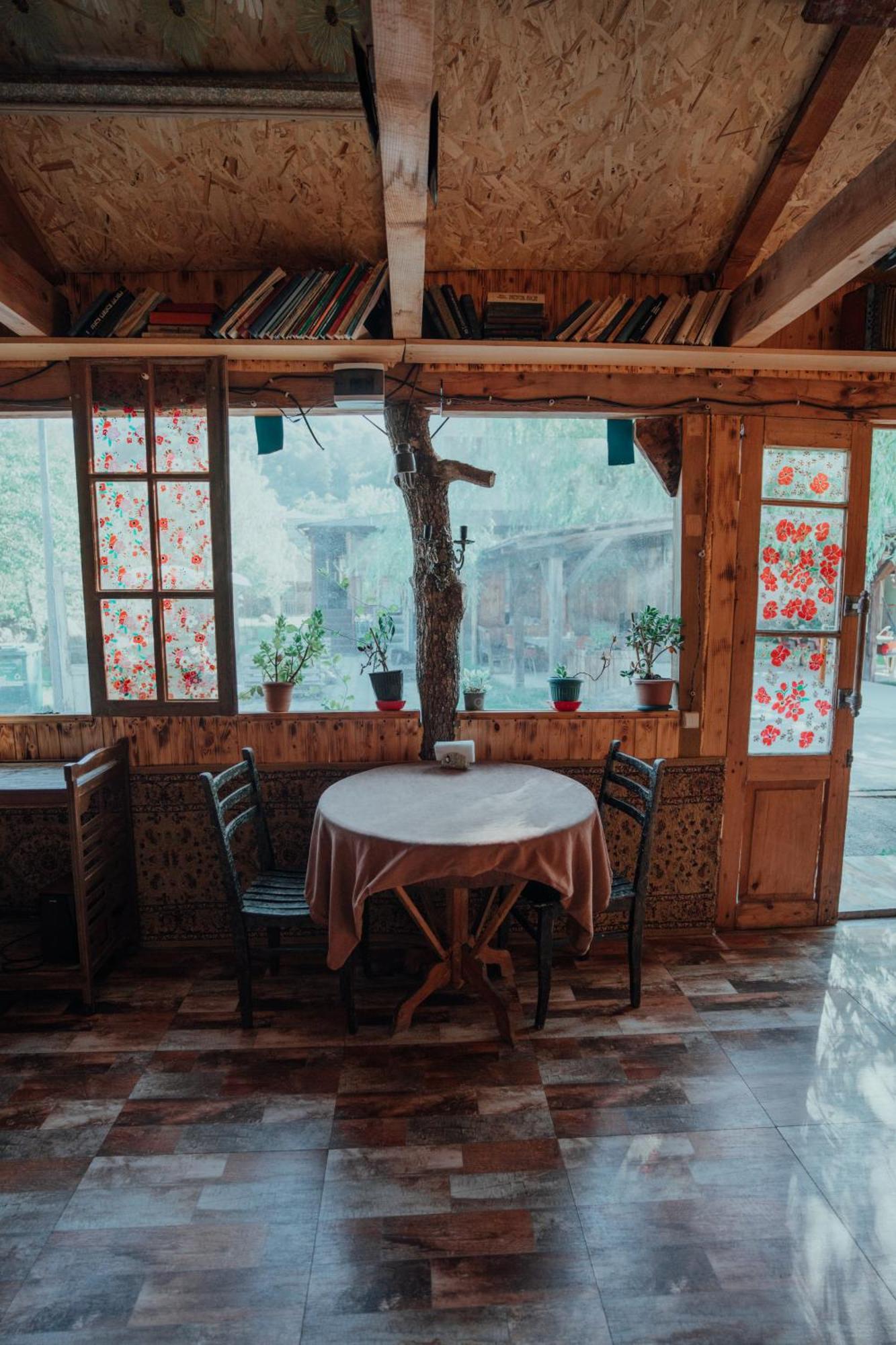 Hotel Metekhara Ambrolauri Zewnętrze zdjęcie
