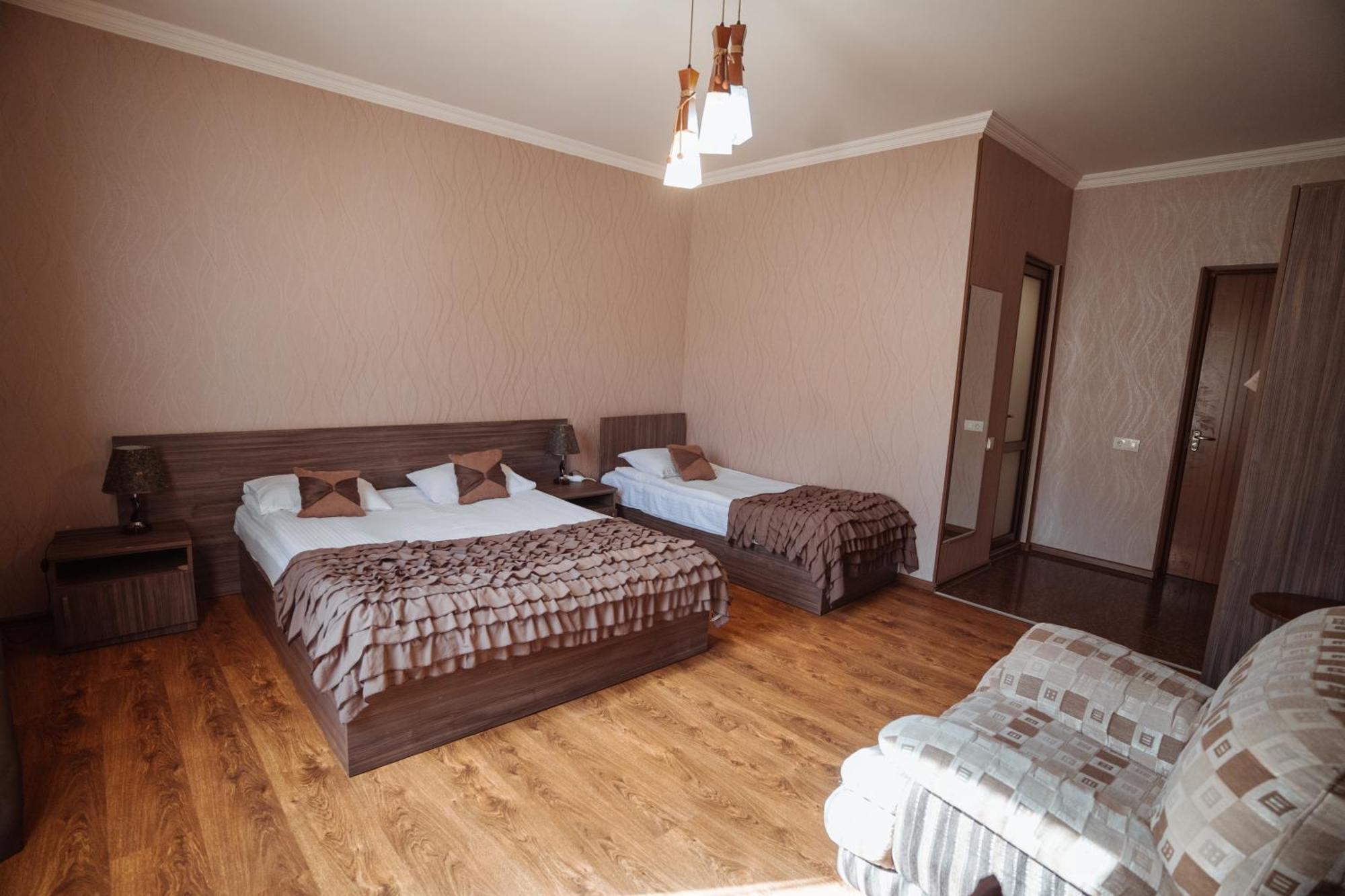 Hotel Metekhara Ambrolauri Zewnętrze zdjęcie