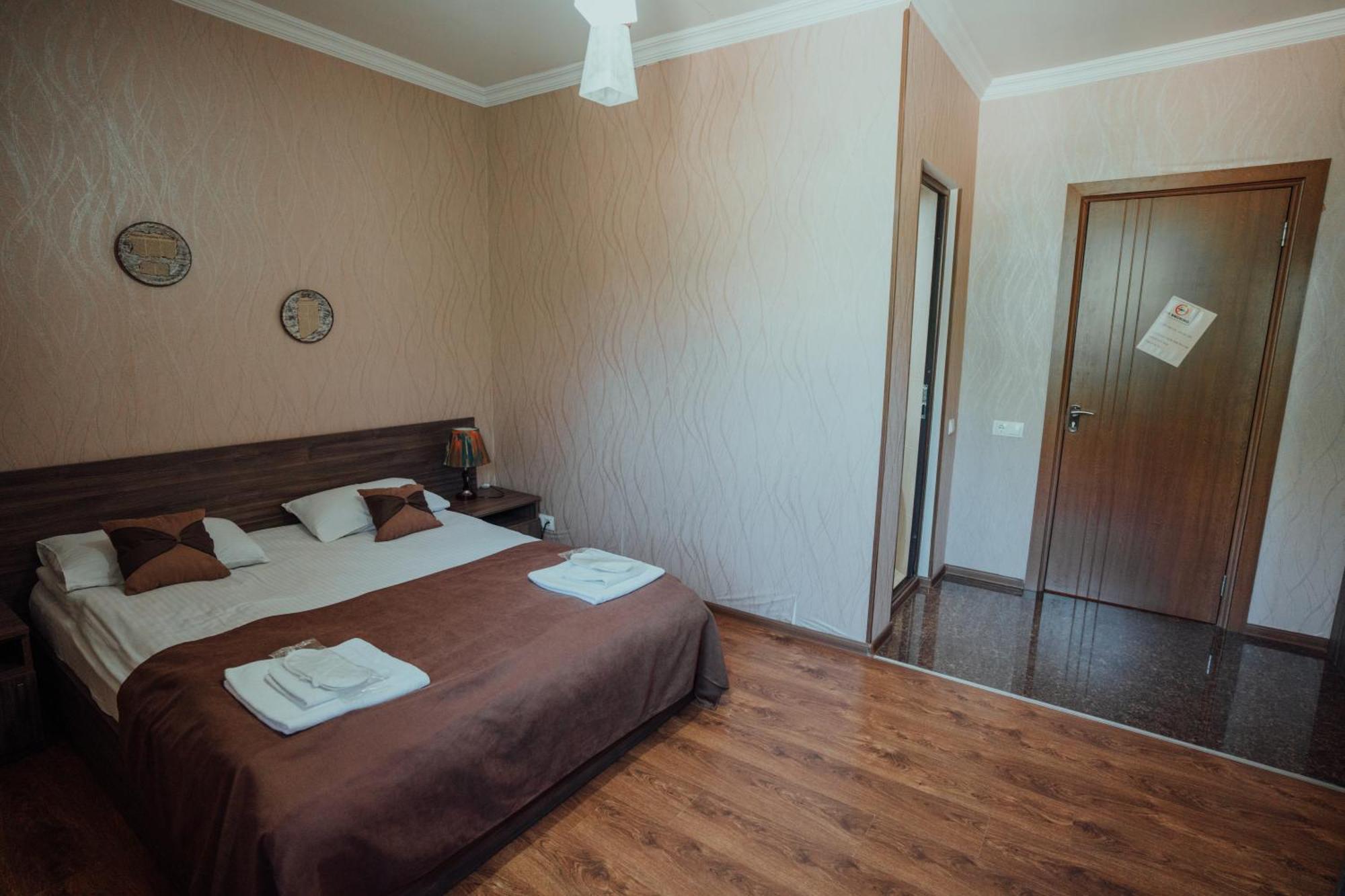 Hotel Metekhara Ambrolauri Zewnętrze zdjęcie